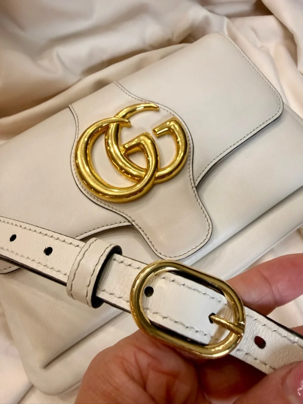 Gucci Arli Small Leather Shoulder Bag – Gold Double G - Off-White - Picture 8 of 11